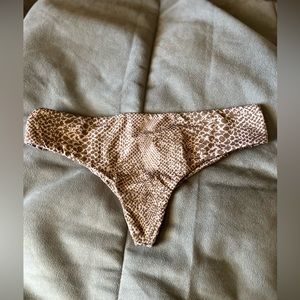 Acacia snake lining in mumbai